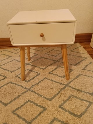 Mesita de noche infantil de madera