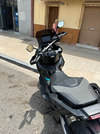 Honda X-ADV 2025 Negra