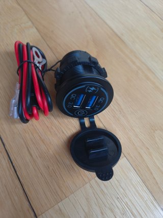Cargador USB Coche 4.2A Doble Puerto Impermeable