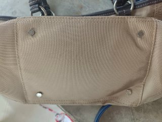 Bolso Tommy Hilfiger Beige oscuro y Marrón.