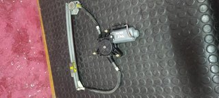 Motor elevalunas trasero izquierdo 112207 Renault