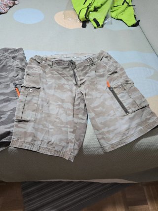Pantalones cortos camuflaje beige