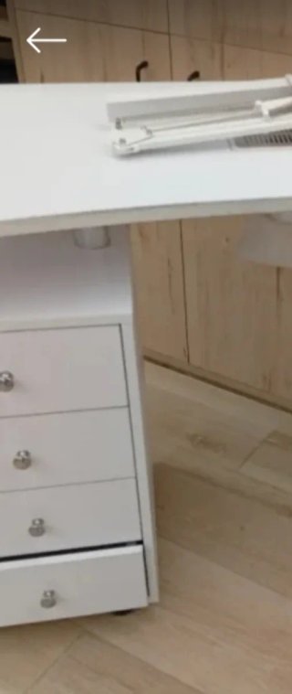 Mesita auxiliar blanca y madera