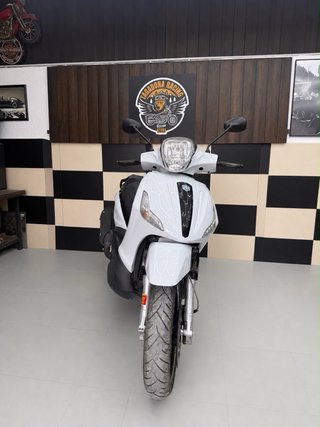 Piaggio Beverly Blanca