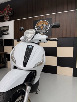 Piaggio Beverly Blanca