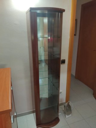 Vitrina de comedor de madera y cristal