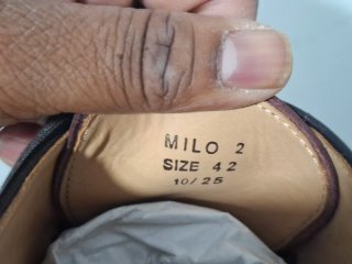 Scarpe eleganti marroni con tessuto
