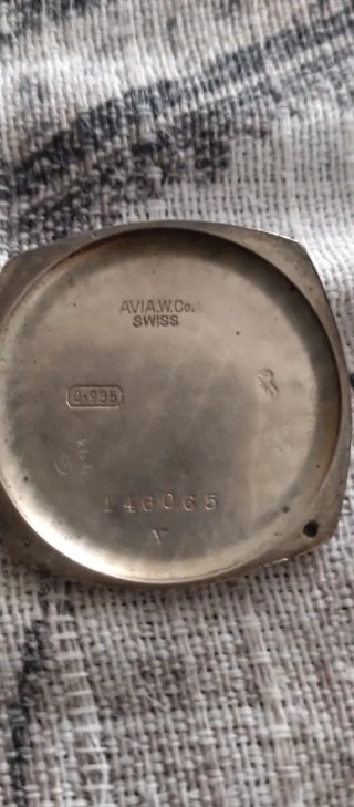Reloj de trinchera Avia
