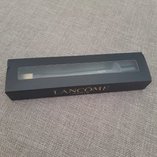 Brocha de maquillaje Lancôme Negra y Beige