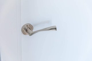 Jdel Juego de manivela para puertas de interior, juego de maneta o manilla para puerta de paso con roseta 50 mm