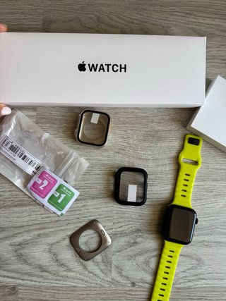 Apple Watch SE 2 Negro con Correa Amarilla
