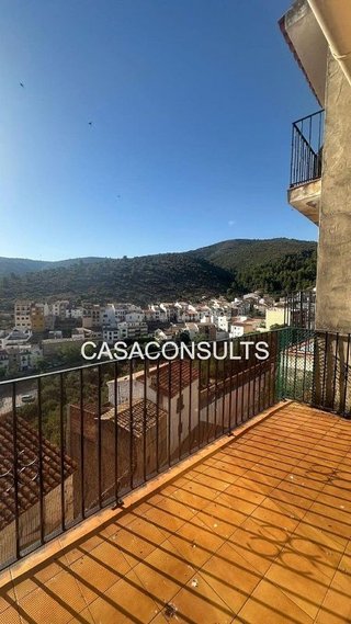 Casa adosada en alquiler en Vilafamés