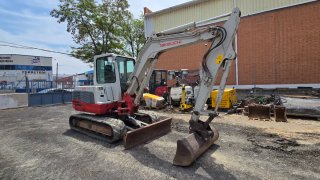 Mini excavadora Takeuchi TB250 giratoria