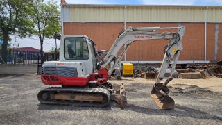Mini excavadora Takeuchi TB250 giratoria