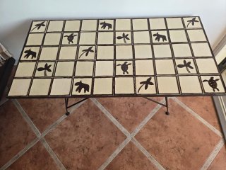 Mesa de mosaico con patas de metal