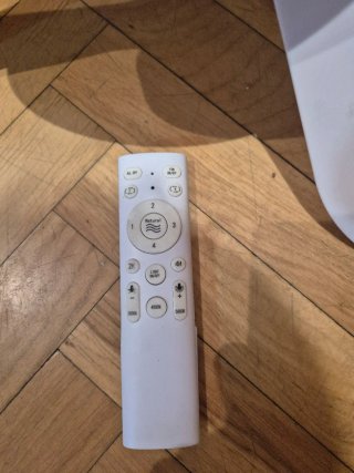 Ventilador de techo blanco