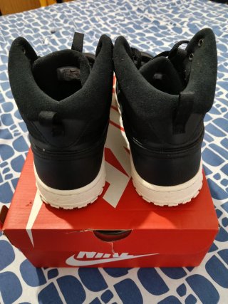 Zapatillas Nike Air Force 1 Negras y Blancas