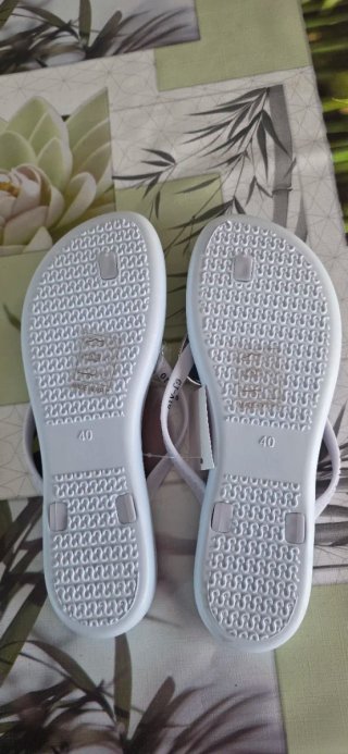 Sandalias Ipanema Corazón Plata y Blanco