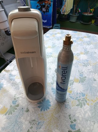 Máquina Sodastream con bombona