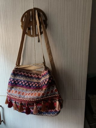 Bolso estilo Boho multicolor con flecos