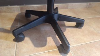 Silla de escritorio Ikea azul y negra
