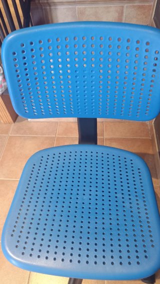 Silla de escritorio Ikea azul y negra
