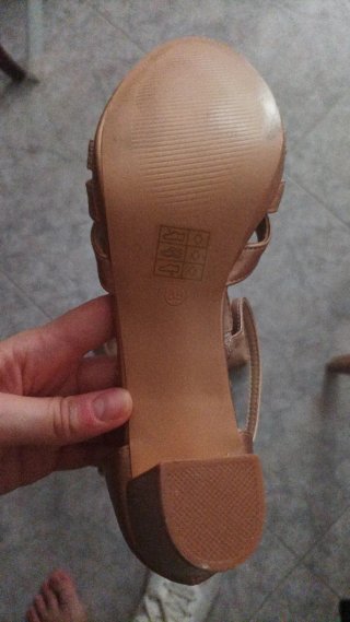 Sandalias doradas para boda