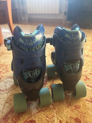 Patines 4 Ruedas Azul y Negro