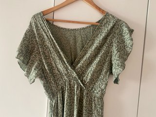 Vestido de verano floral verde