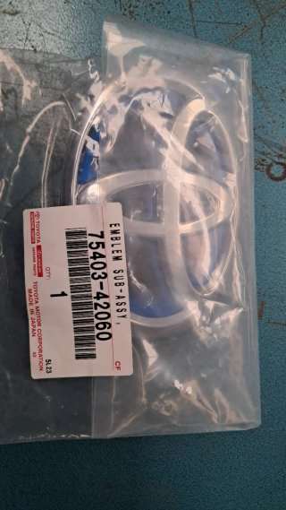 Emblema Toyota 75403-42060