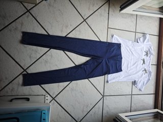 Completo bianco e blu