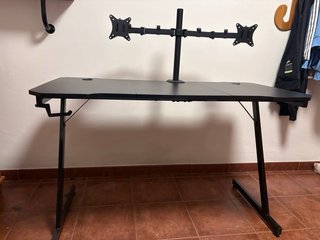 Mesa Escritorio Gaming con Brazo Monitor