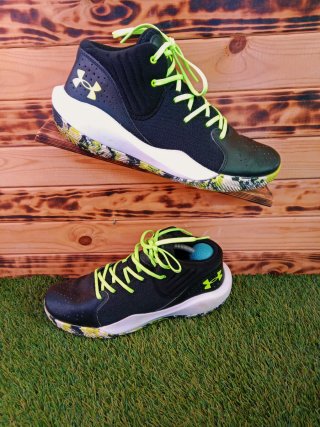 Zapatillas Under Armour Negras y Verdes