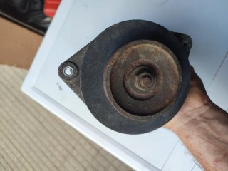 Alternador Coche Antiguo Rojo