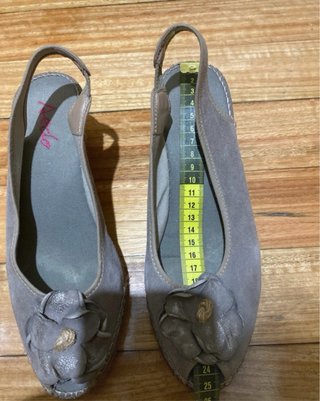 Sandalias Beige/Gris Flores