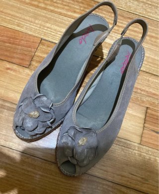 Sandalias Beige/Gris Flores