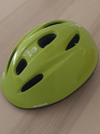 Casco infantil Decathlon verde