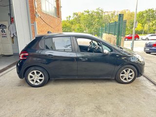 Peugeot 208 2016