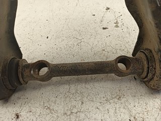 BRAZO SUSPENSION SUPERIOR DELANTERO DERECHO NISSA