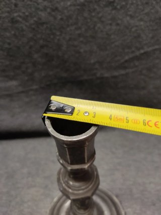 Candelabro de estaño