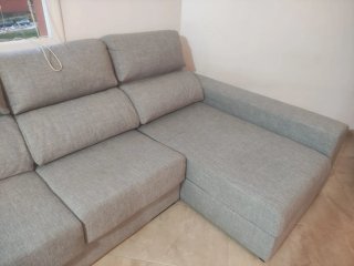 Sofá de tela gris