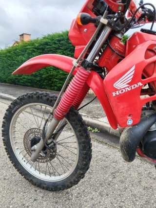 Honda CRM 75R Roja y Blanca