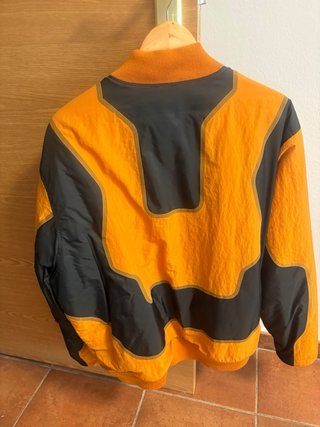 Chaqueta Jordan Bomber Naranja y Negra