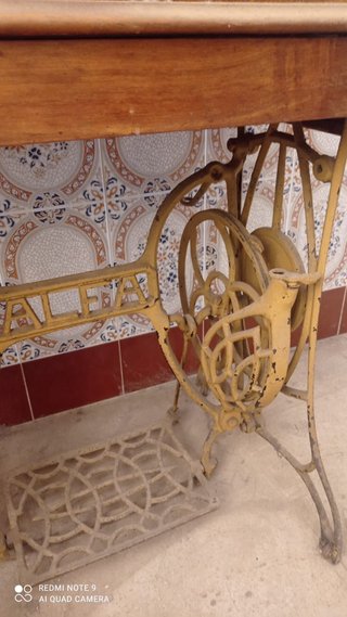 Máquina de coser Alfa antigua