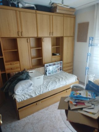 Mueble modular con armarios y cajones