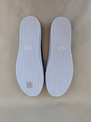 Zapatillas casual negras con cordones - Nuevas