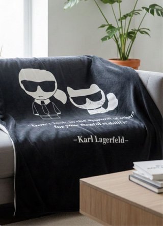 Manta Karl Lagerfeld Diseño Gato y Muñeco