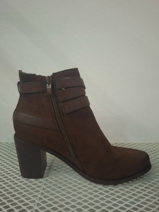 Botines de tacón marrones para mujer