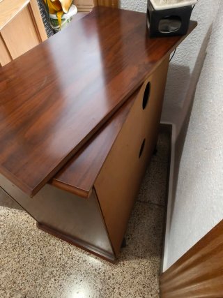 Mueble auxiliar TV madera