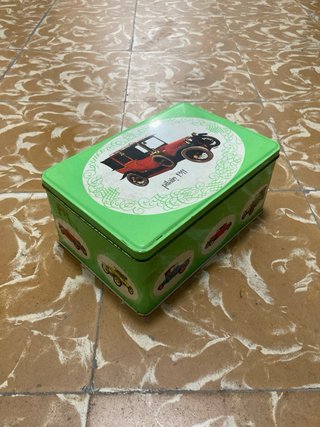 Caja metálica Cola Cao antigua